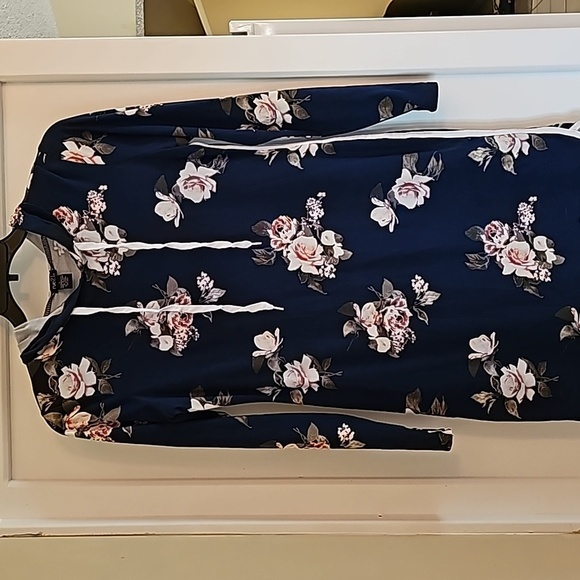 Rue21 Dresses & Skirts - Rue21 Navy Floral Long Sleeve Dress​